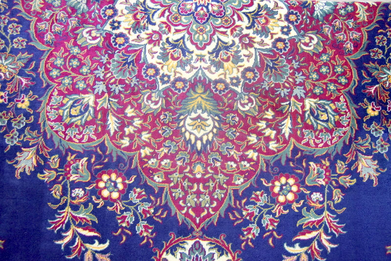 Blue Trim Red patterned carpet 430 x 30 - Image 5 of 8