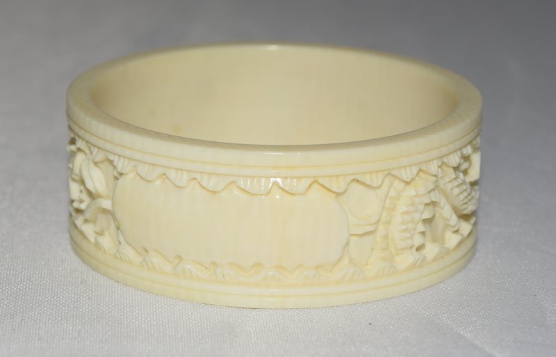 6 ivory carved table napkin rings depicting dragons - Image 4 of 4