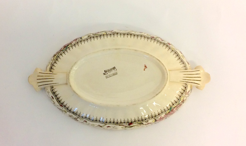 Large quantity of 'Gloucester K and Co Dinner ware to include soup terrines and serving dishes - Image 4 of 10