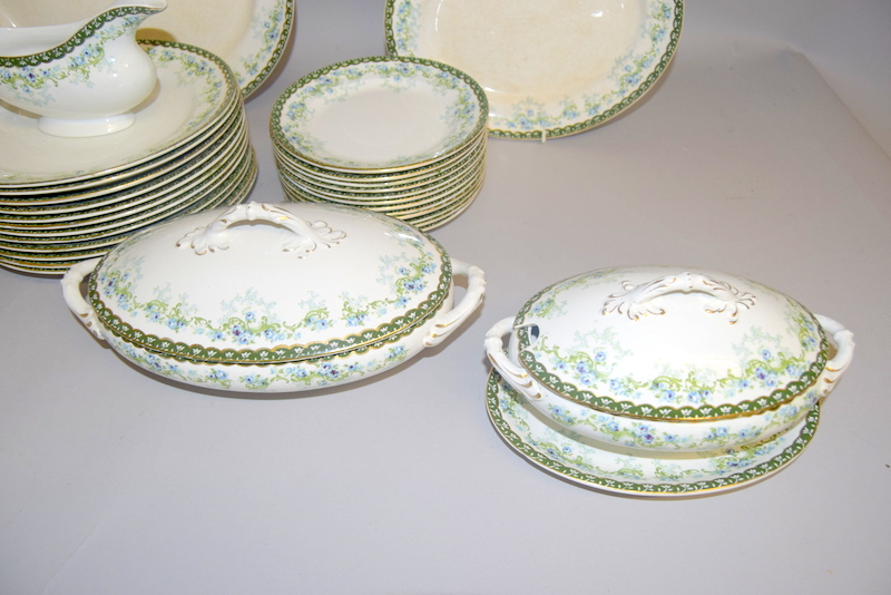 A dinner set including soup tureens dinner plates etc - Image 3 of 5