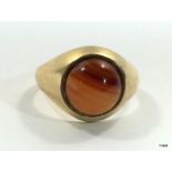 9ct gold men’s tigers eye Signet ring size T