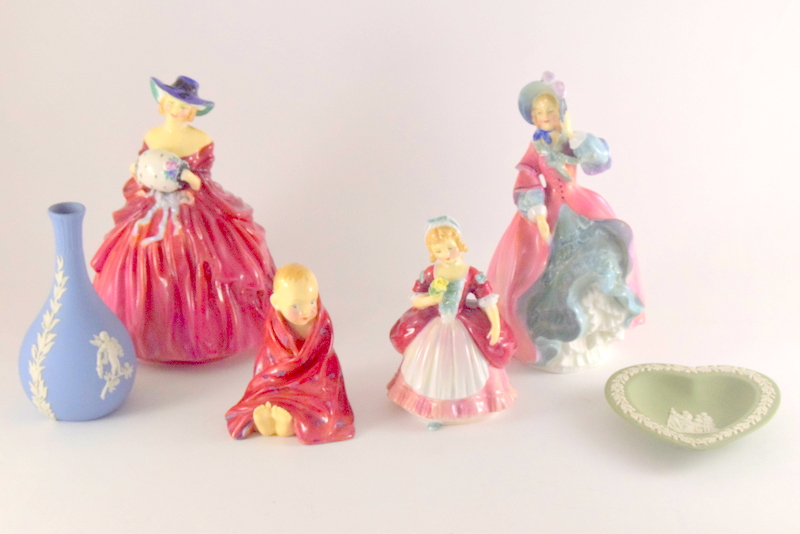 Collection of Royal Doulton figures to in include 'The Little Pig' and 2 Wedgewood items