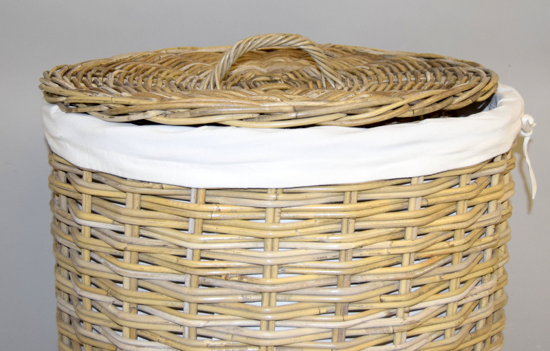 Extra large flat lid grey kubu laundry basket - Image 5 of 5