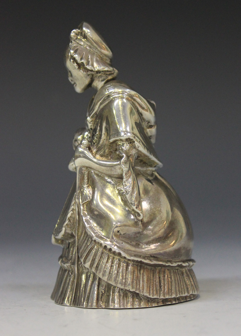 A George V Scottish silver novelty nodding head desk bell in the form of an elderly lady wearing - Image 6 of 6