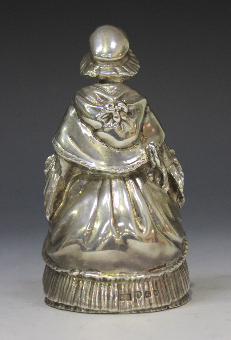 A George V Scottish silver novelty nodding head desk bell in the form of an elderly lady wearing - Image 5 of 6
