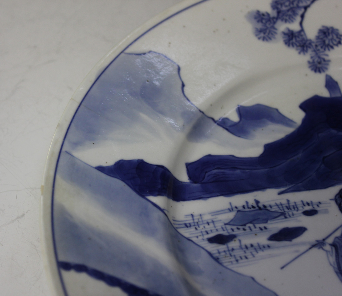 A Chinese blue and white porcelain plate, mark and period of Kangxi, painted with two maidens - Image 3 of 4