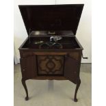 A Quinola vintage gramophone c1930-40s in working condition.