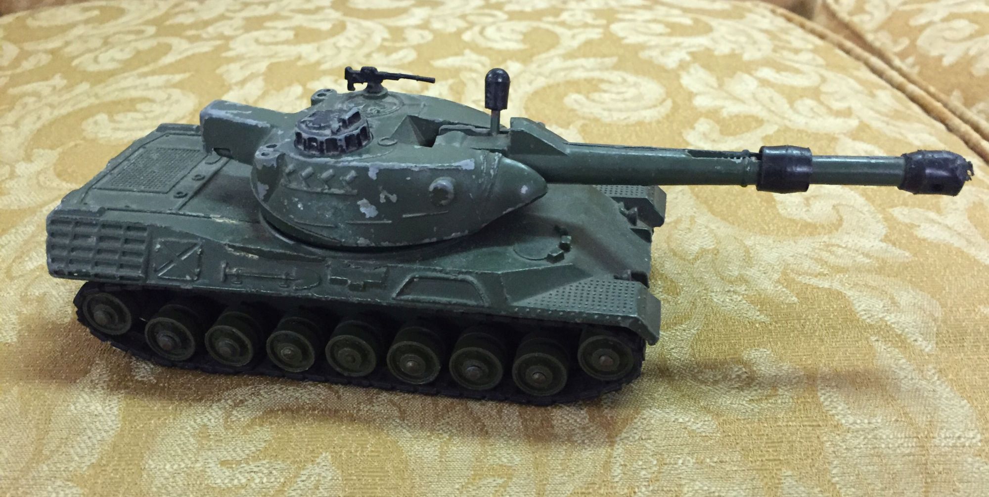 A Dinky leopard tank unboxed.
