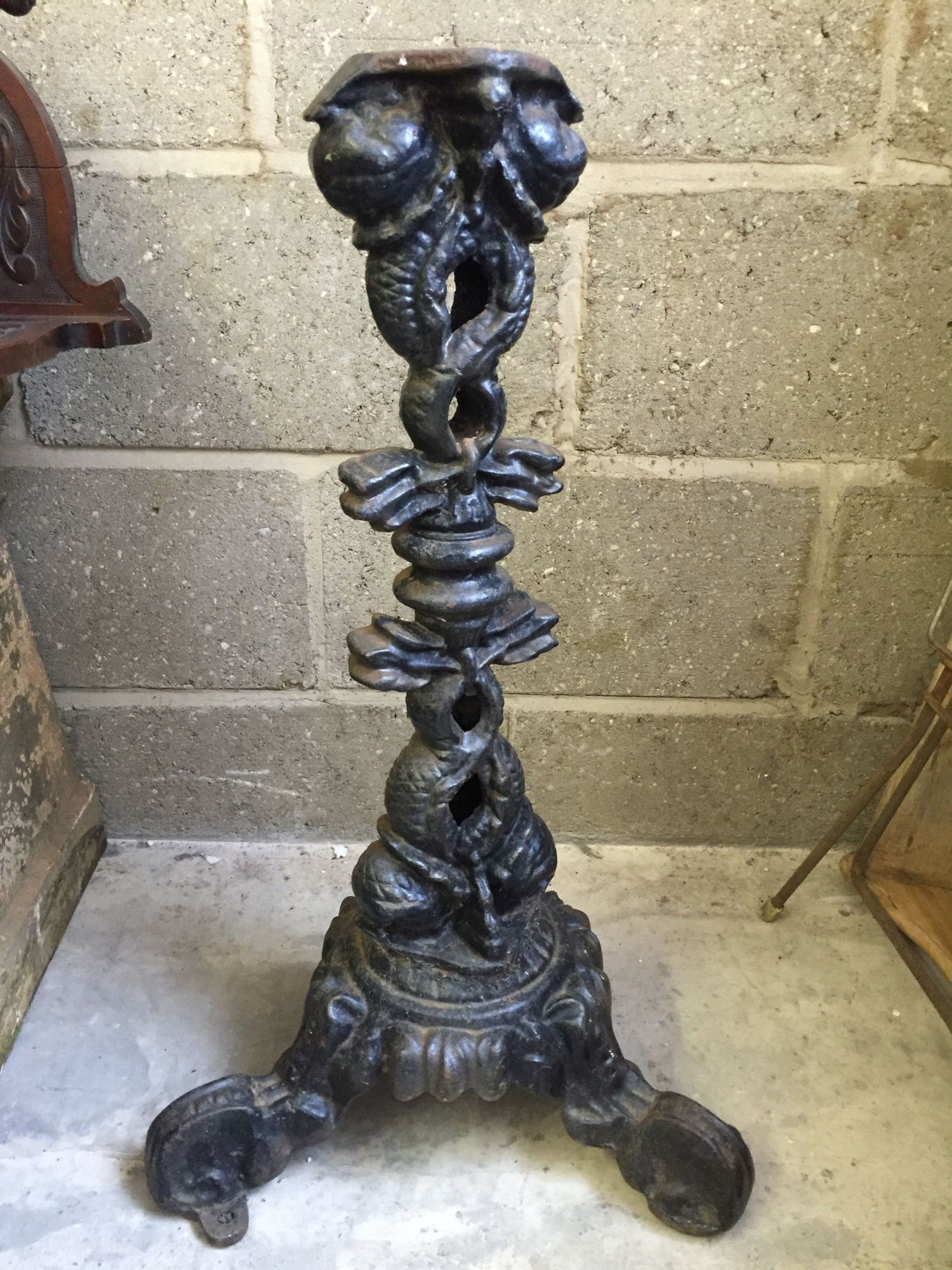 Heavy cast iron ornate table pedestal 68cm tall.