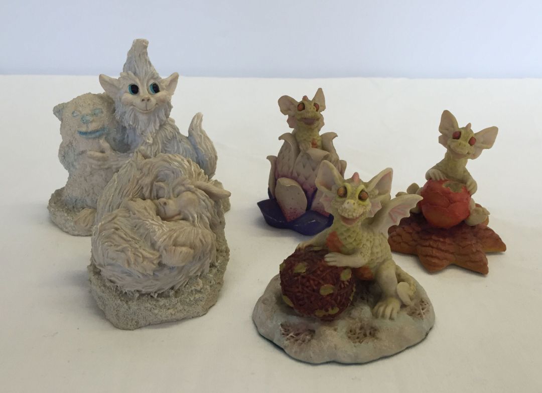 5 small Enchantica figures, to include 3 small dragons. Largest piece approx 9cm tall.