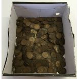 A large quantity of George V British pennies. Approx 580 coins.