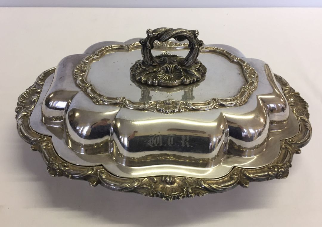 An ornate Walker & Hall Sheffield silver plate lidded tureen/serving dish.