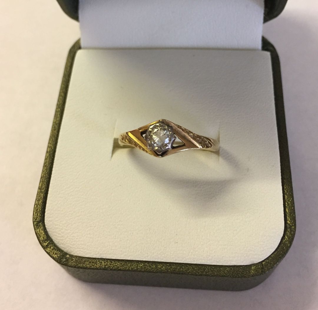 18ct yellow gold diamond solitaire ring. Diamond approx .10pt, size O1/2, total weight approx 2.5g. - Image 2 of 2