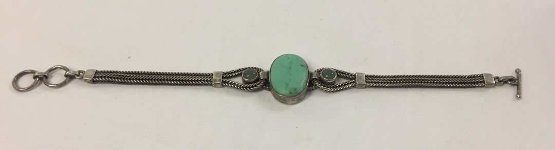 Silver decorative bracelet set with a large oval turquoise stone and 2 green agate stones, stamped - Image 2 of 2