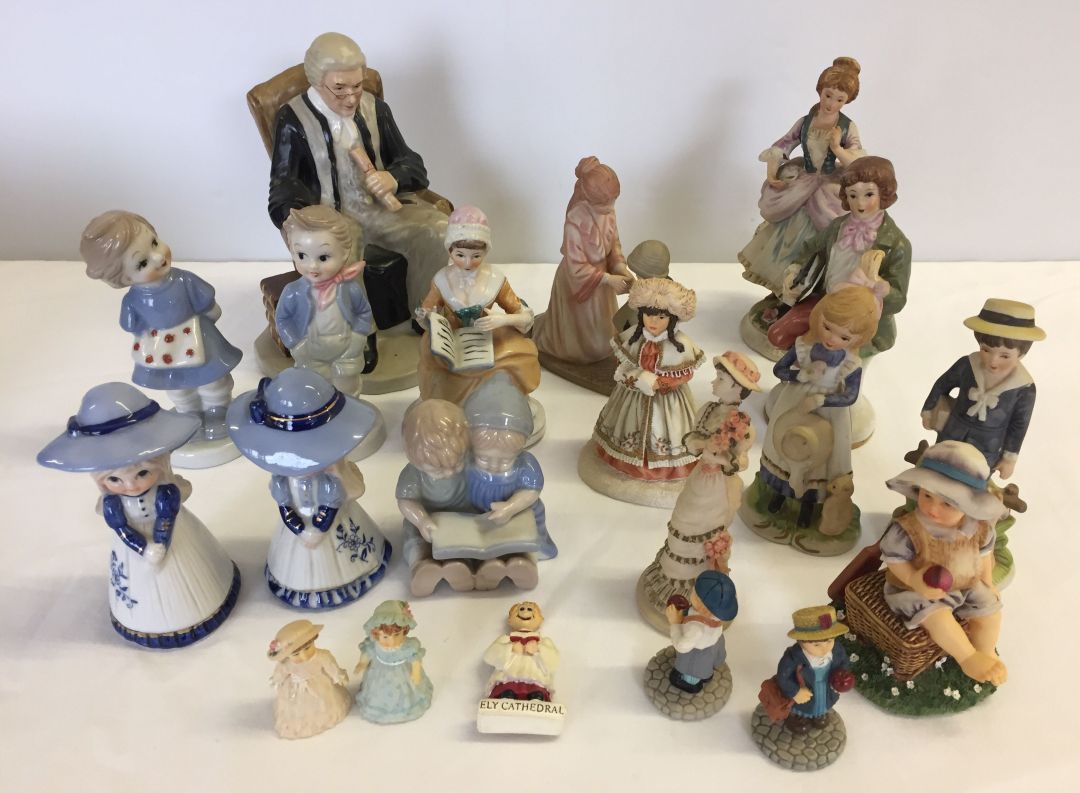 A box of assorted ceramic & resin figurines to include The Leonardo Collection and Treasures