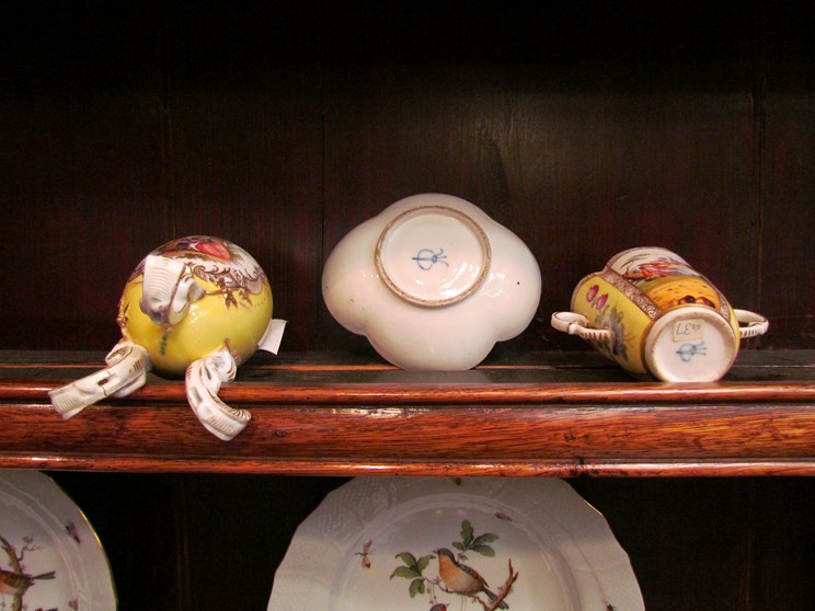 19th Century continental cups and saucers some with marks similar to Meissen and Sevres (7) - Image 4 of 4