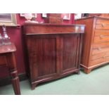 A Regency mahogany sideboard/chiffonier with single drawer over two cupboard doors,