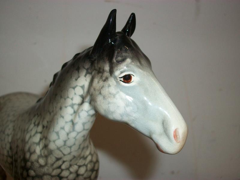 A boxed Beswick rocking horse grey
 
This is in good condition with no damage or restoration marks - Image 3 of 17