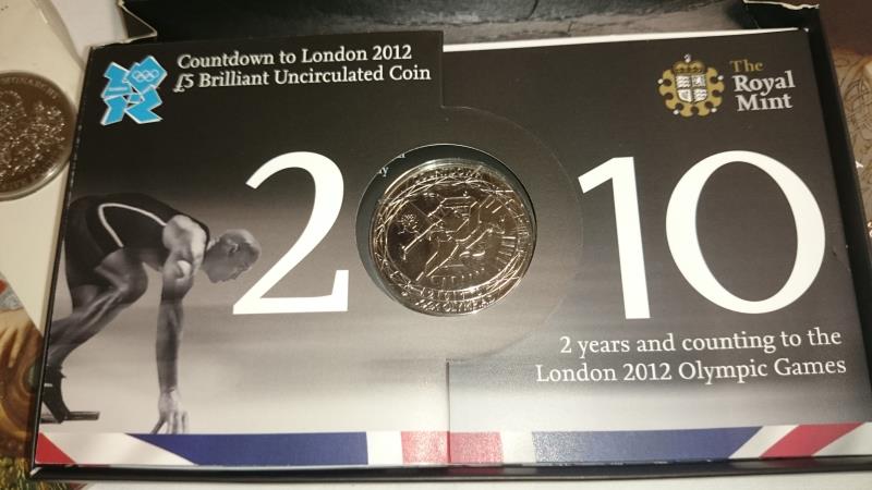 9 brilliant Royal Mint uncirculated £5 coins - Image 4 of 10