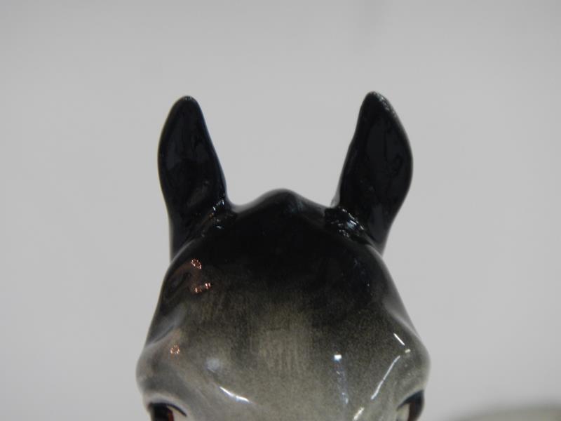 A boxed Beswick rocking horse grey
 
This is in good condition with no damage or restoration marks - Image 10 of 17