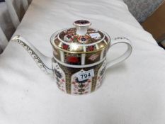 A Royal Crown Derby old Imari pattern teapot
 
No cracks or chips
Never been used
Dust to