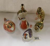 6 Royal Crown Derby bird paperweights including Puffin, kingfisher, robin etc
 
This is in good