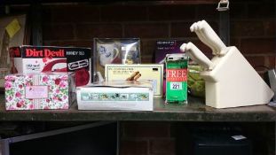 A mixed lot of boxed kitchen ware etc