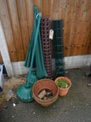 2 rolls of garden fence, plant pots etc