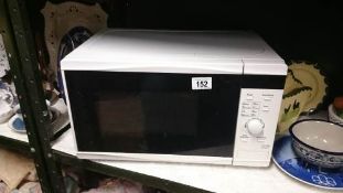 A microwave oven