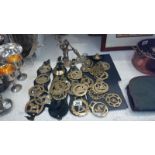 A quantity of martingales with brasses