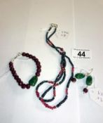 A Jade and garnet necklace,