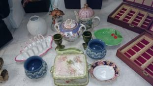 A mixed lot of china