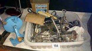 A quantity of miscellaneous kitchenware including bean slicer etc.