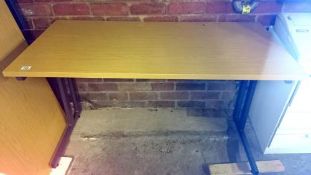 A good quality office table (130cm x 65cm)