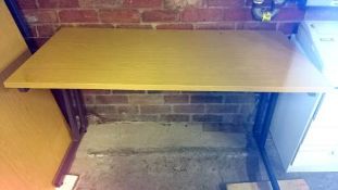 A good quality office table (130cm x 65cm)