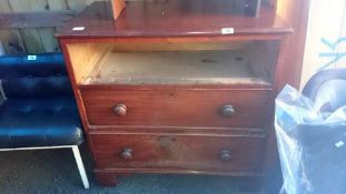 Mahogany 3 drawer chest of drawers - Missing top drawer