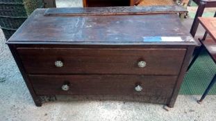 A 2 drawer chest