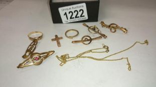 A mixed lot of jewellery including Victorian bar brooches, some gold,