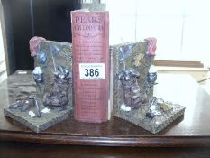 A pair of book ends