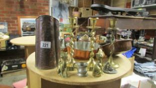 A mixed lot of brass and copper