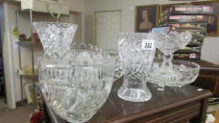 A mixed lot of glass ware