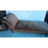 A chaise longue