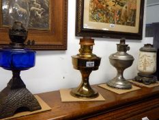 2 Victorian oil lamps & 2 Aladdin lamps