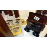 Stereoscope viewer with quantity of cards