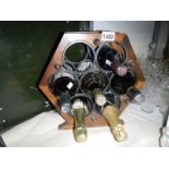 Wine rack containing 6 bottles