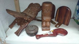 Quantity wooden tribal tourist items