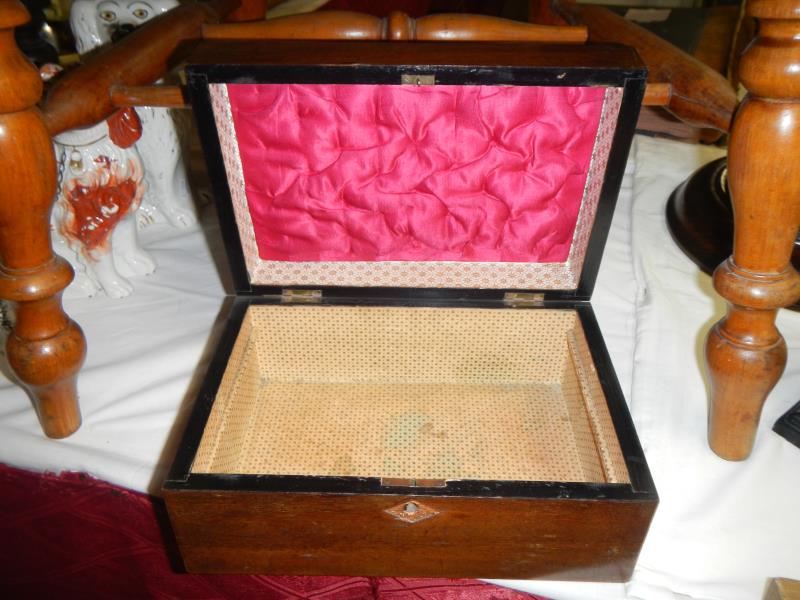 Mahogany box - Image 2 of 2