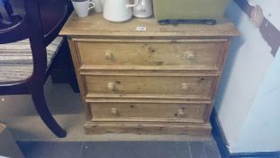 A 3 drawer Victorian chest of drawers