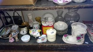 A quantity of old china