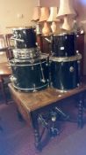 A complete drum kit